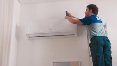 Instalação de ar-condicionado de 7 a 12 mil BTUs