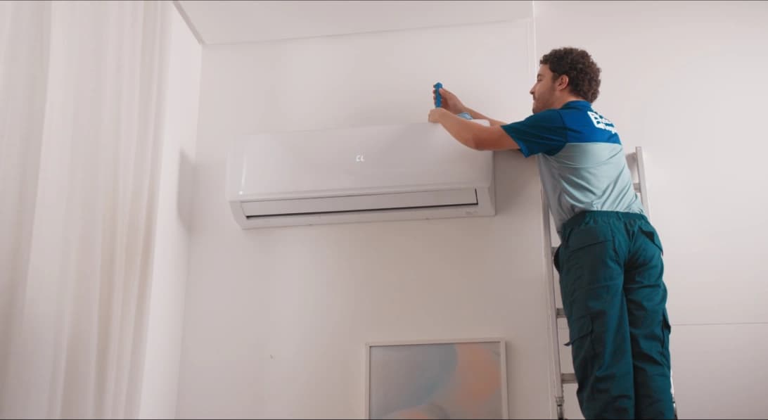 Instalação de ar-condicionado de 7 a 12 mil BTUs